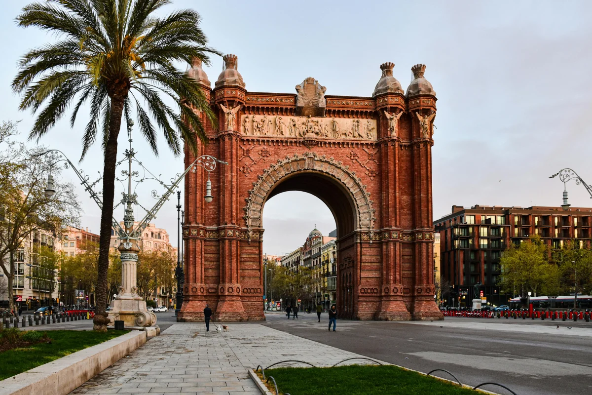 Arc de Triomf de Barcelona, historia y qué ver alrededor