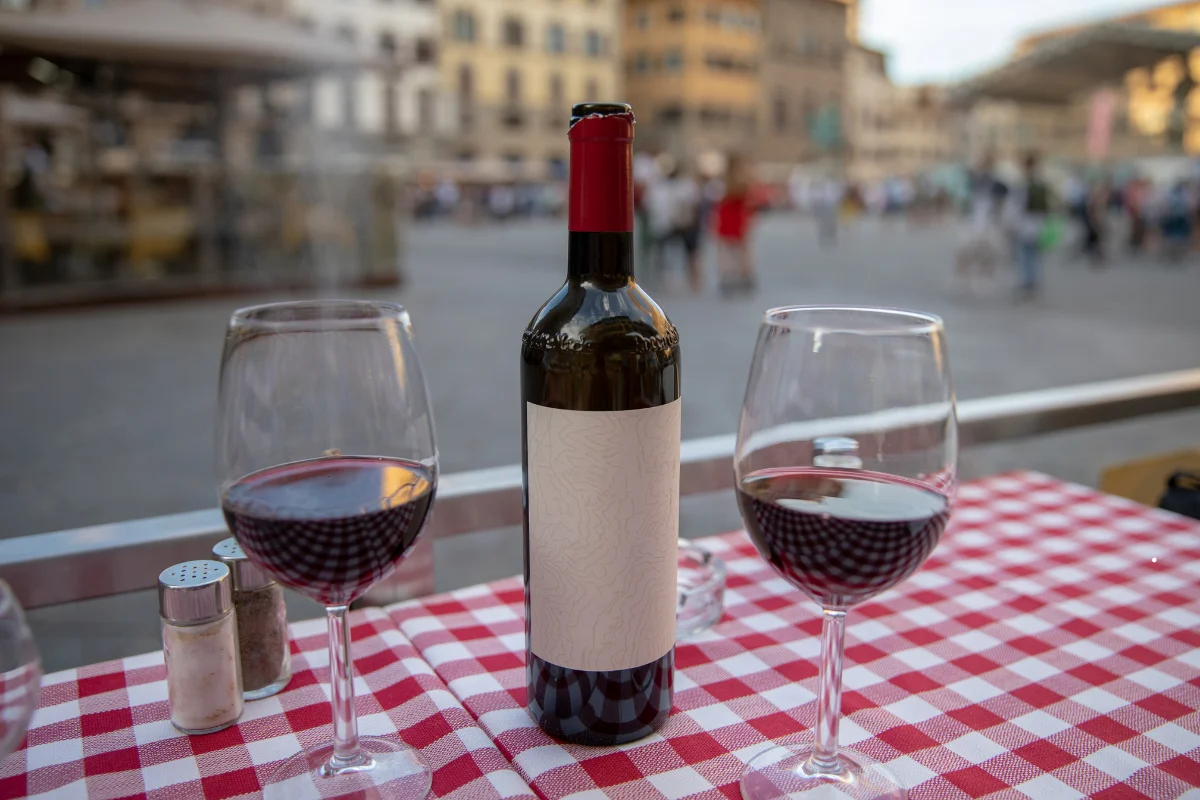 Mejores bares de vino de Barcelona, de las bodegas históricas a los wine bars de vanguardia