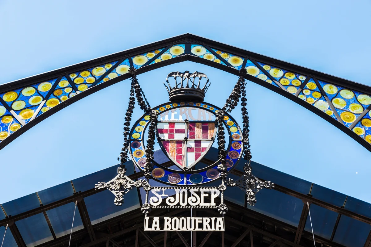 A quina hora tanca el mercat del meu barri a Barcelona