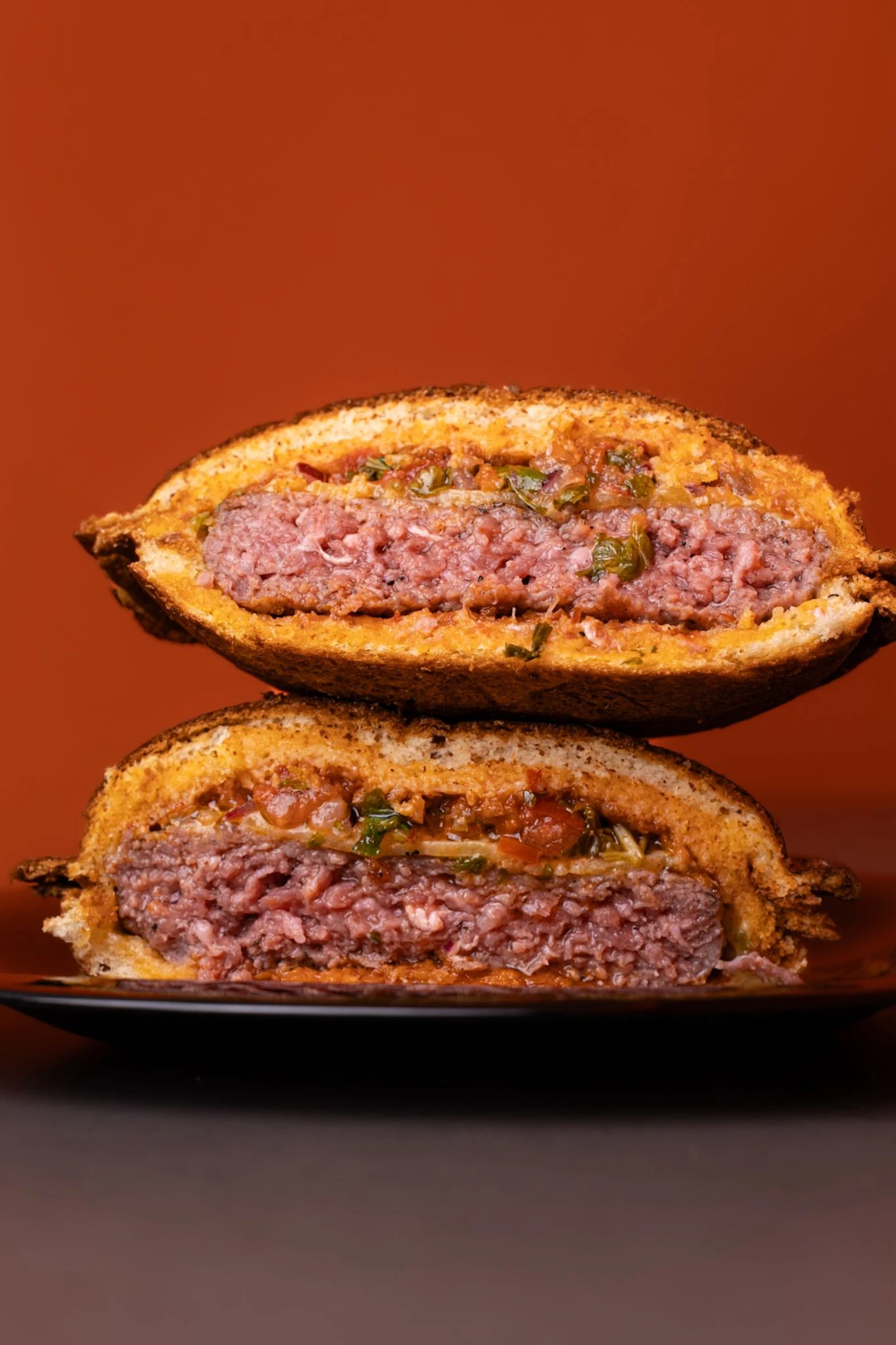 Edge-sealed burger at Cosmo Burger Barcelona