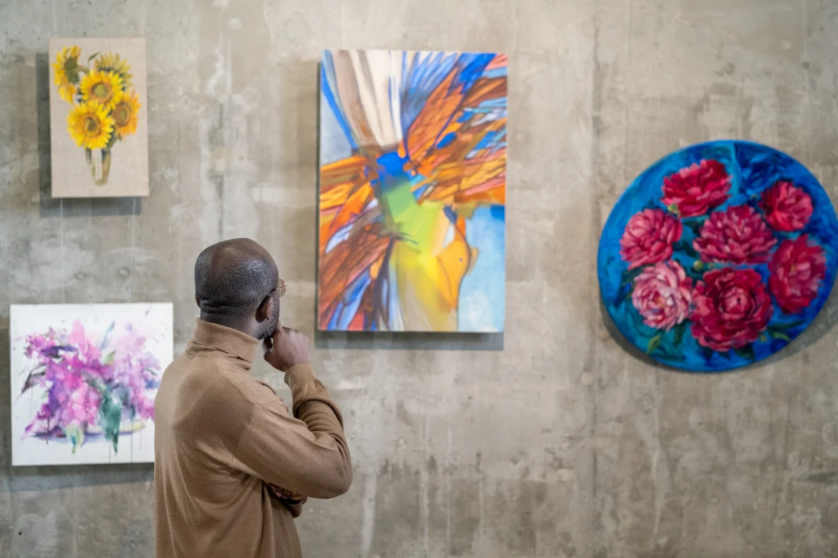 Galería de arte urbano en Barcelona con obras de graffiti y street art en exposición