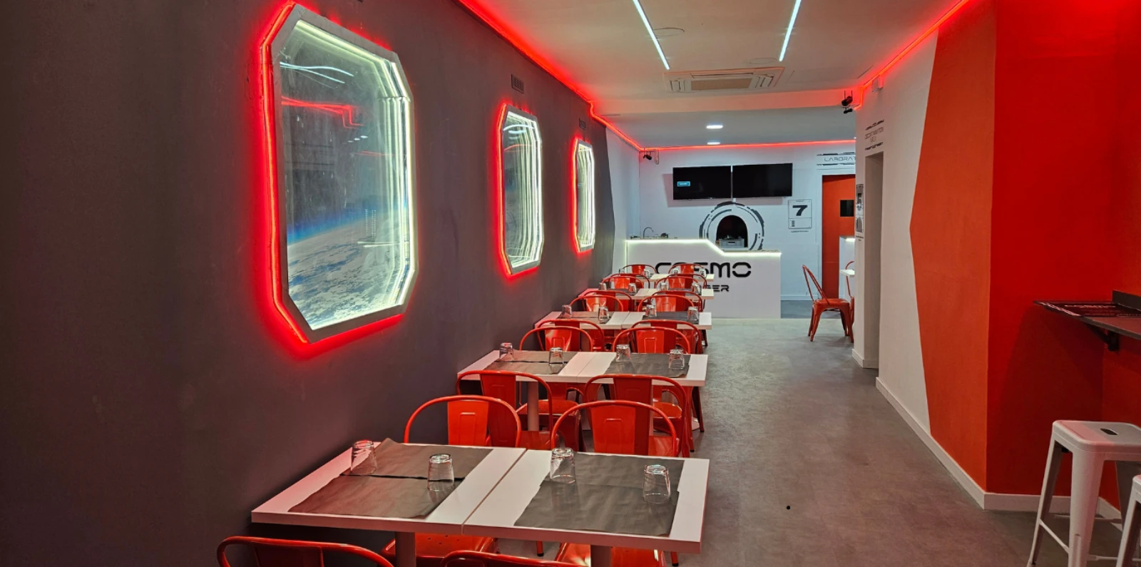 Cosmo Burger, la hamburguesa OVNI de Barcelona