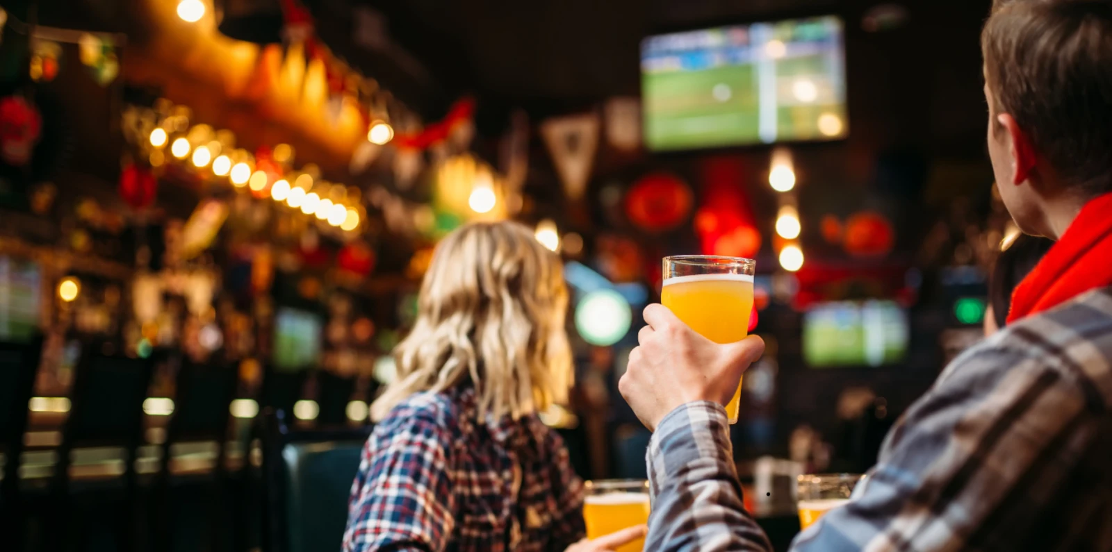 Bares para ver fútbol en Barcelona, cuál según el partido