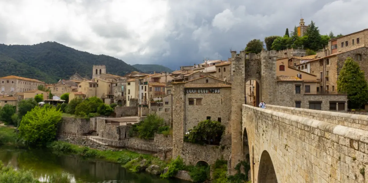 Pueblos medievales del interior de Cataluña