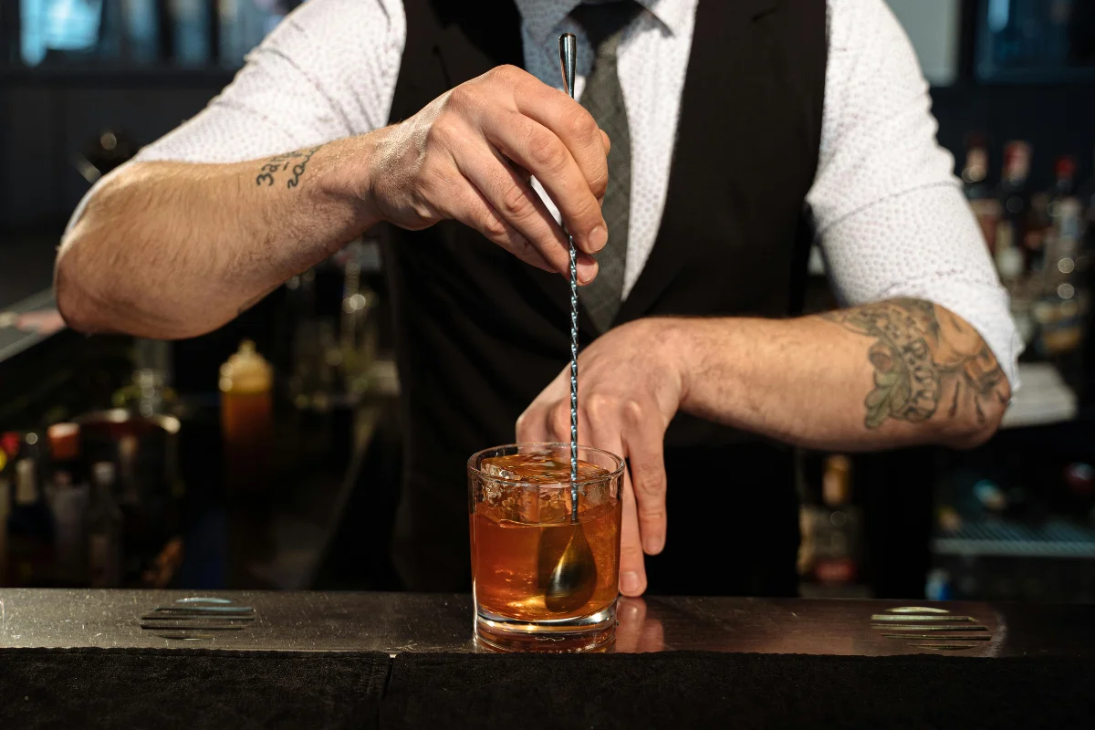 Speakeasies y bares con historia en Barcelona, de 1820 a la nevera del Born