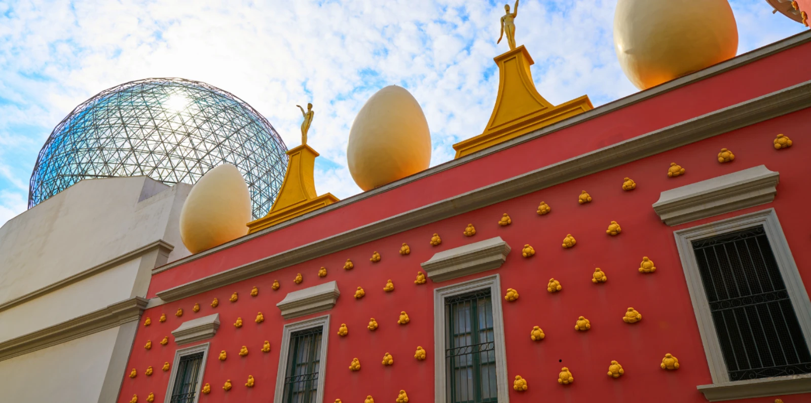 Museo Dalí de Figueres, escapada en tren de 53 minutos